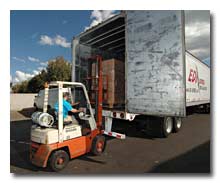 We move containers and pallets for B2B and B2C orders on less than truck load shipments.