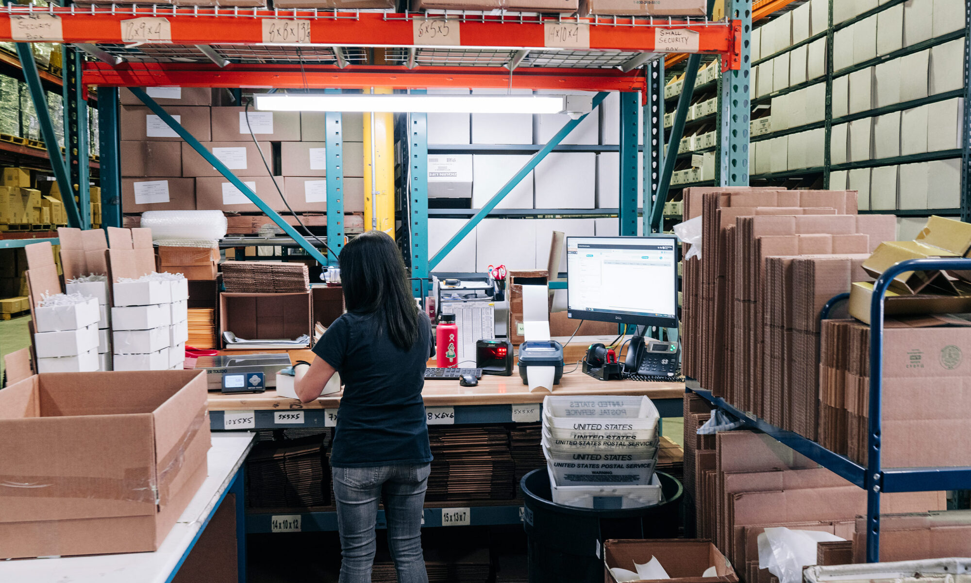 Medallion Warehouse Station for packing and shipping products
